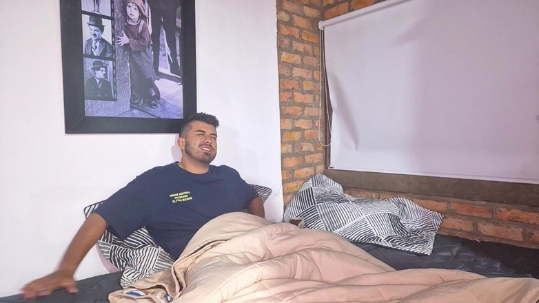 AlejandraPalacios: 100%本物のラテン系コロンビア人看護師!!彼の患者とセックスする - 彼の気分を良くするために