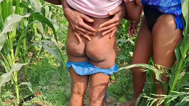 Desi step mom: Ateşli evli kadın yeni son üç seks açık havada seks