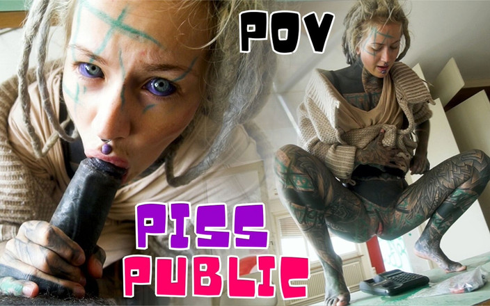 Anuskatzz: Tetovaná dívka šuká ve veřejném análu - orgasmus a stříkání