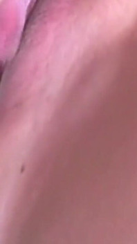 Blondes schätzchen gefingert und bis zum zitternden orgasmus gegessen