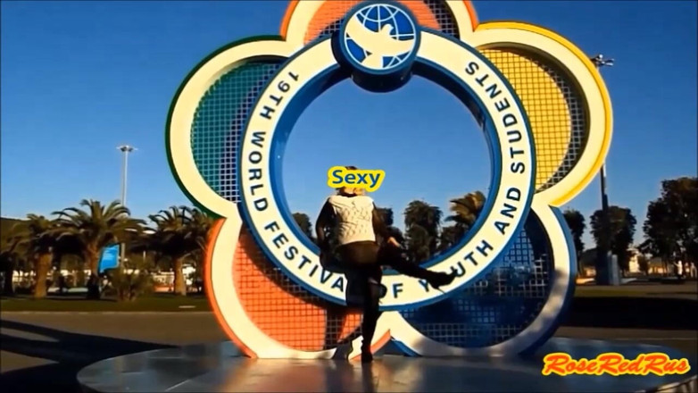 RedRoseRus: Flashing in Sochi 2014 Olympic park-walk with RoseRedRus.