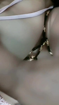 Bhabhi India yang baru berkahwin kali pertama menelan air mani dan blowjob – suara hindi penuh