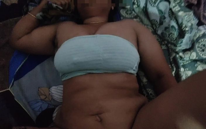 Black & white desicat: Indiancă bengaleză infidelă Bhabhi Visaakaa în tube- sex dur top