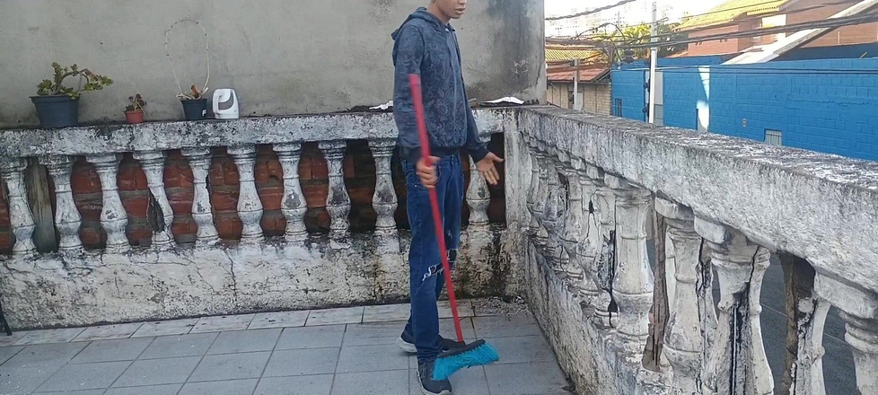 Erick rosa ofc: Mi madrastra me castigó, la miré en la ducha y...