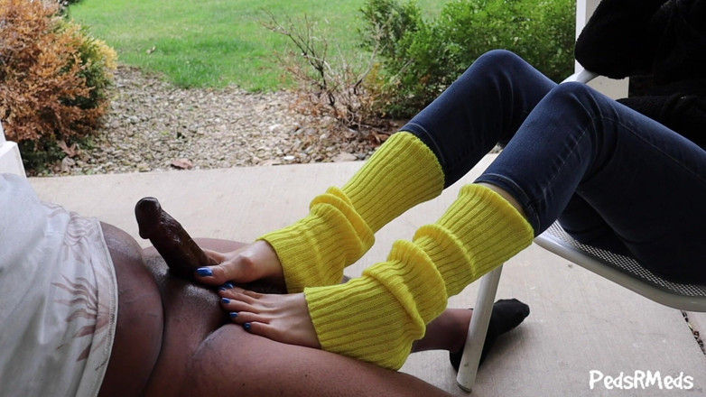 PedsRMeds: Lindsay Hawthorne Leg Warmer Patio Footjob