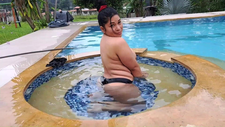 Jocelyn: It Turns Me on to See My Stepmother Naked in...