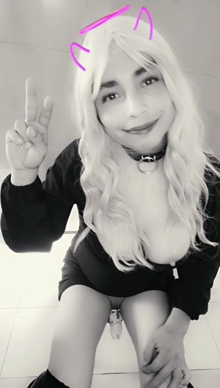 Ts Lucy Morningstar: Tất cả xuất tinh vào tôi