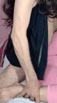 Indická Sexy Teen Kundička Ošukaná Pyžamovou Dírou Dlouho Černovlasým Nri Chlapem Po Honění Během Show Na Webové Kameře