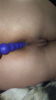 Anal contas fodendo bunda fazendo buceta e bunda pingando molhado