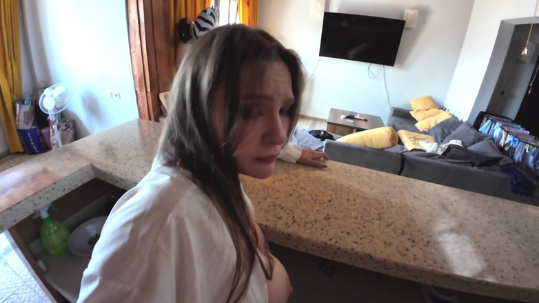 Alexa Poshspicy: POV: przyrodnia siostra poprosiła mnie, abym nie do środka, ale nie...