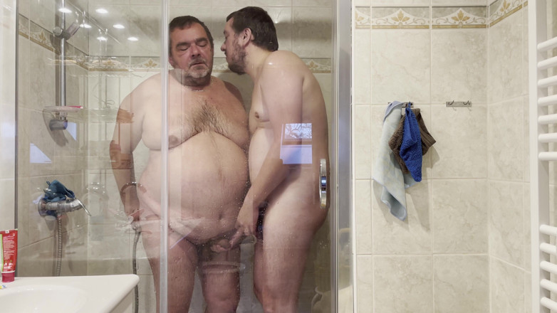 Aimeronds: Prysznic jest lepszy z facetem