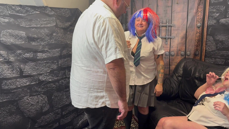 Aaexperiencesltd: Kepala sekolah dan gadis kampusnya yang nakal