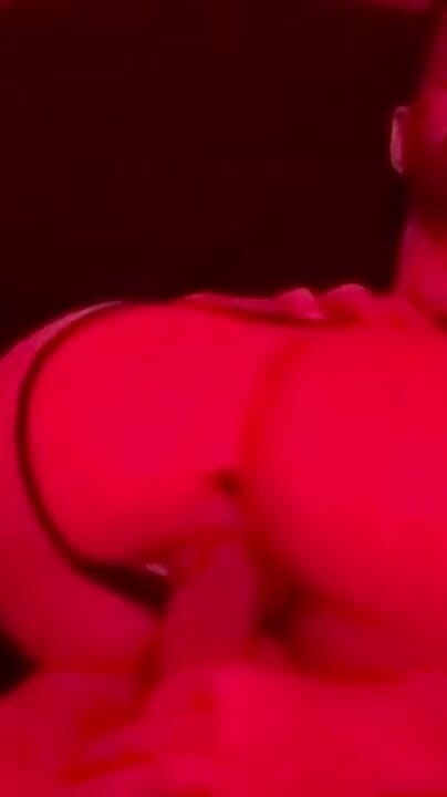 Doll Goon: Ngentot pantat bahenol cewek hot ini di entot habis-habisan