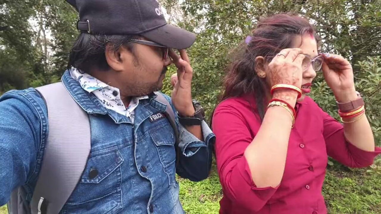 Sona bhabhi: Adegan ciuman hot gadis india sama pacarnya di hutan