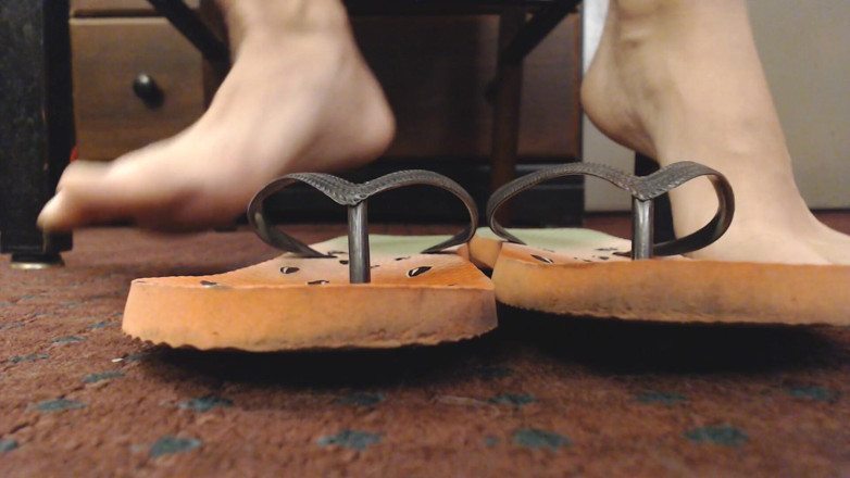 Abby Anna: Abby com os pés , closeups de chinelo