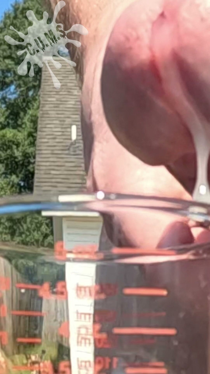Cum Juggler: C.u.m.s - Close up and Motion Slowed - Solo Cumshot