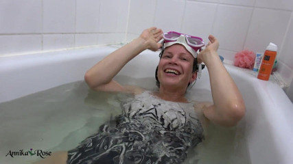 Annika Rose: How long can I last under water?