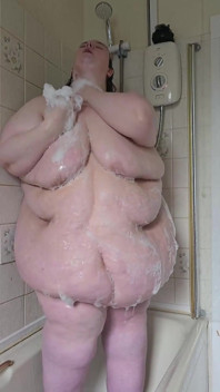 Sensual Shower of an SSBBW Goddess Part 1