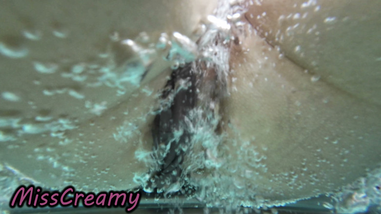 Miss Creamy: Francuski nauczyciel cipki Flash Publiczny chłopak z basenu pomaga wytrysku...