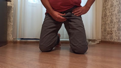 Kinky Guy: Zoufalé chcaní v mých kalhotách a stříkání na podlahu. Hraní...