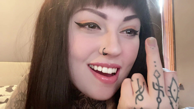 Miss Valentina: Findom Flip off