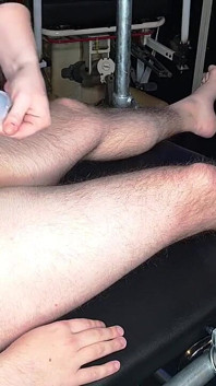 Depilando o escravo peludo (treinamento de escravos com uma pitada de diversãoaditic para Miss Diana)