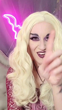 Hocus Pocus Rampage on Comic Con Virgins