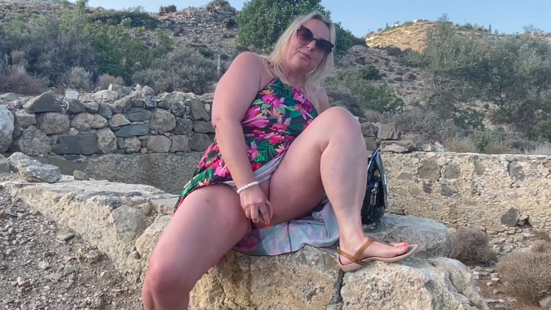 Lena Cox: Masturbare în aer liber cu ejaculare feminină a soției excitate - Orgasme...