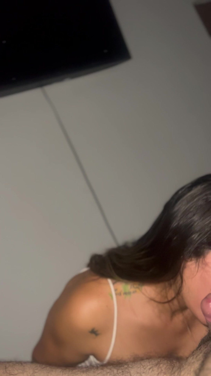 Rubis: Ella sabe cómo complacer a un hombre