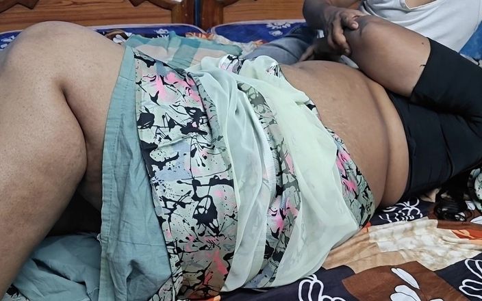 RoyToy: La esposa de mi hermanastro me habla sucio