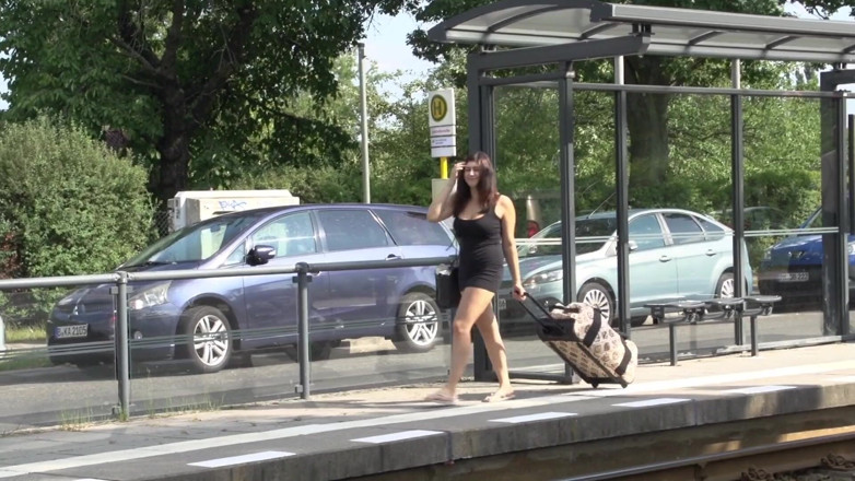 Italian Vintage Porn and MMV Clips: Ragazza con grandi tette si diverte con un carico caldo