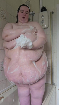 Sensual Shower of an SSBBW Goddess Part 1
