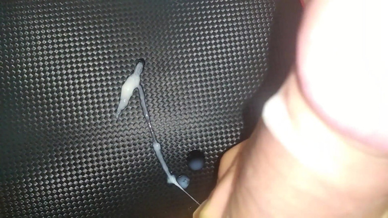 Elvissc: The Dick Man Jerks off Hard at the Gym and...