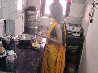 Shabnam Bhabhi: Pasangan India ngentot hot di dapur saat istri india lagi...