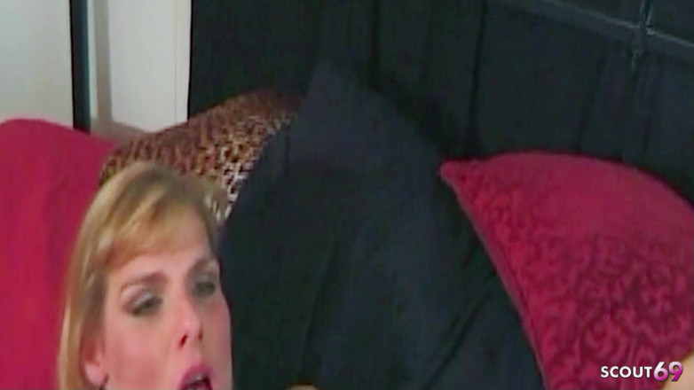 Shemale TS Collection: 性感的金发女郎marilyn被粗暴肛交