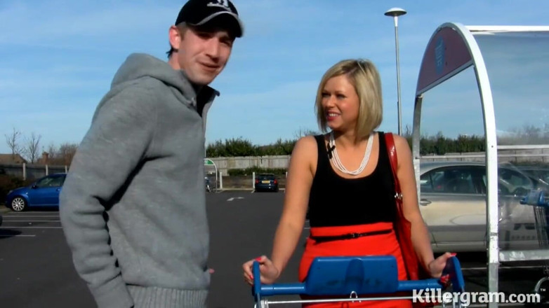 Killergram: Anna Joy, MILF excitée, suce et baise une énorme bite de 12...