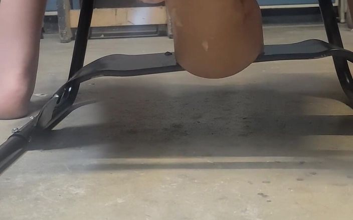 Lb13702: Große dildos mit großen han auf dem hüpf-sexsessel