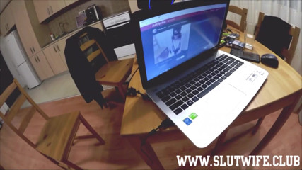 Slutwife Club: Nedbalý kouření kondomu od maskované camgirl děvky