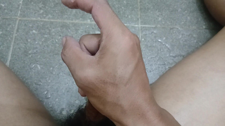 LunaDesire: Ind Boy di kamar mandi