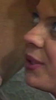 Ahegao Bliss로 욱신거리는 자지를 빨아주는 미시 금발