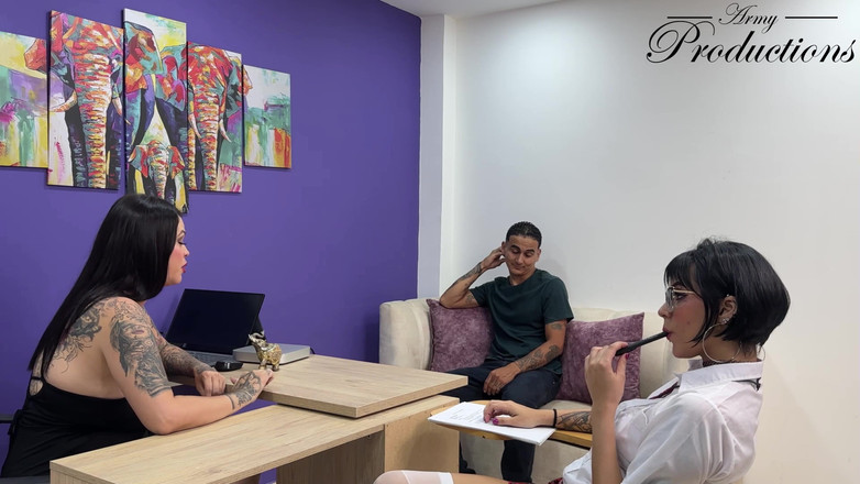 Army Productions: Ředitel chytí studenty a připojí se k divoké trojce FFM