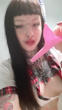 Batang kencing saya begitu penuh dengan kencing