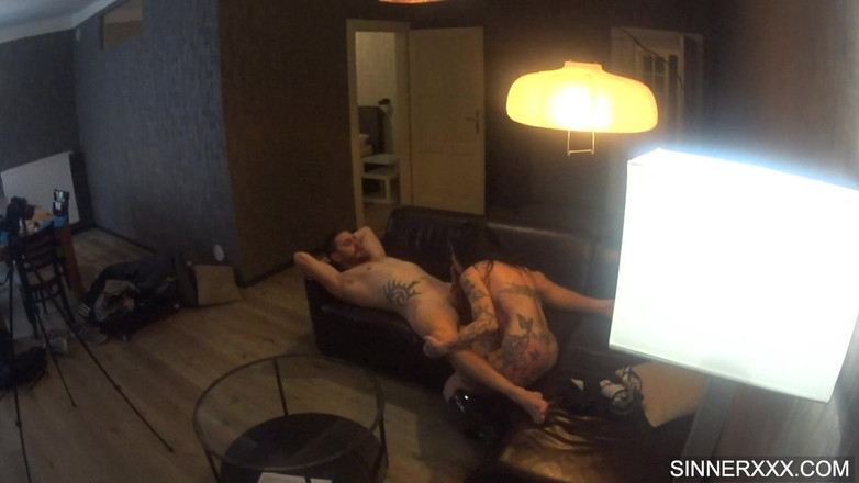 Sinners World: Btscam - si jalang Itali bertatu panas dengan tetek besar dikongkek...