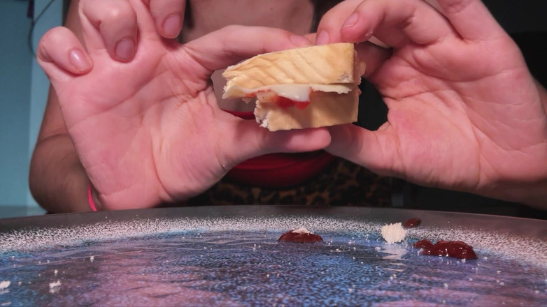 CoralTrip: 거유 이웃에게 먹히고 축소