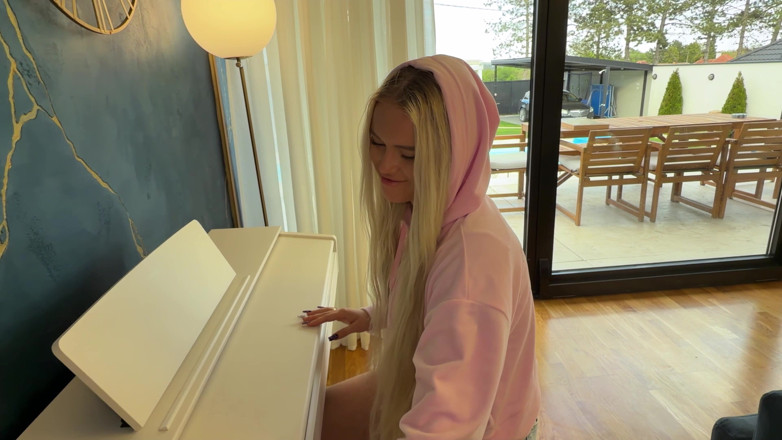 BarbieAngeL: Chtěla hodit míč do koše, ale všechno skončilo semenem na...