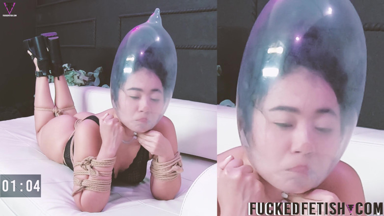Fucked fetish: ถุงยางหายใจโยคะงูเห่า มอนิ ลี ฝึกฝนหน้าตาโง่ๆ