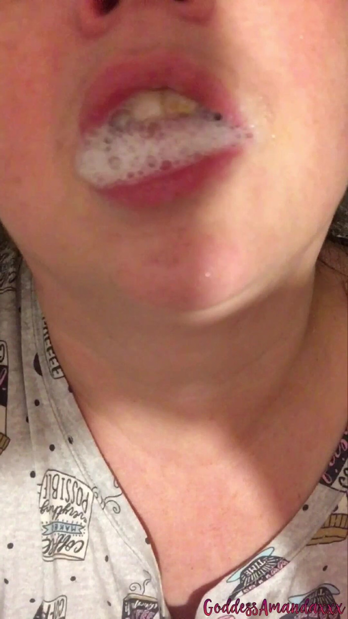 Goddess Amanda: Rasatura Dei Capelli Ascella E Ingoio Sperma
