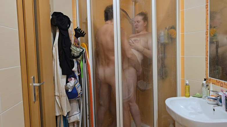 HNC Productions: Просто приймати душ разом, поки він не перетворився на гарячий секс пари