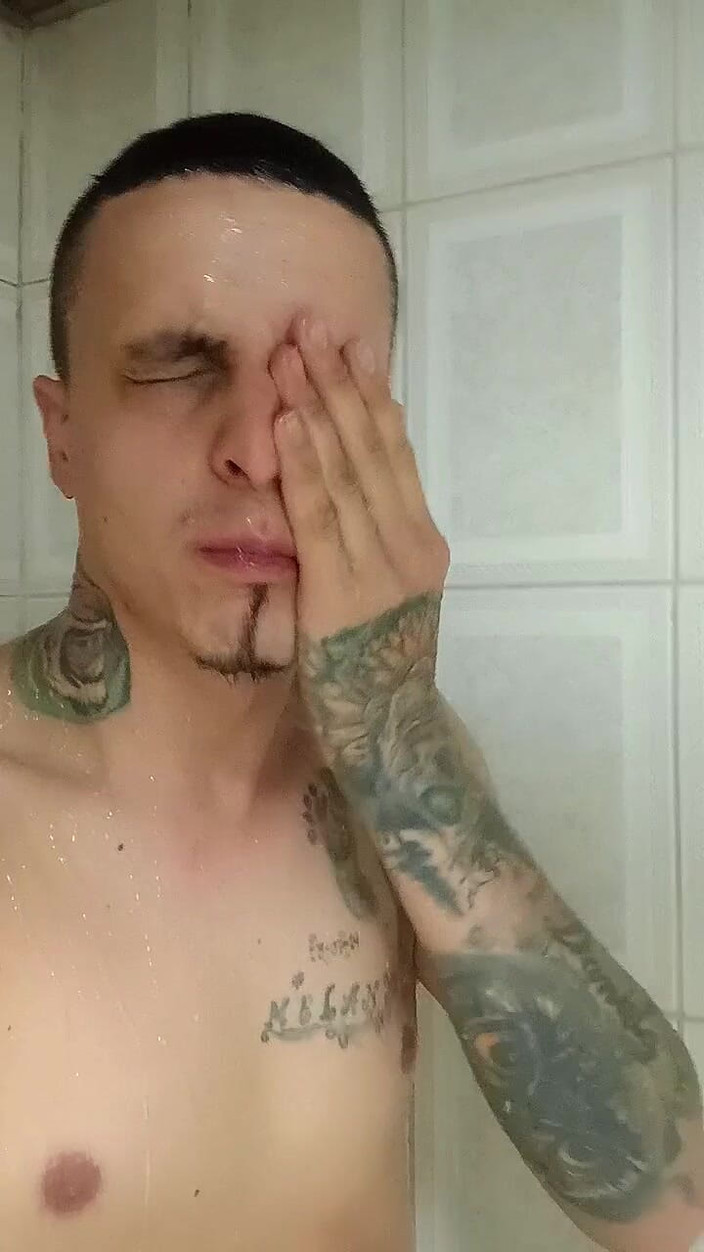 Alexgarcia: Siapa yang bantuin aku mandi?