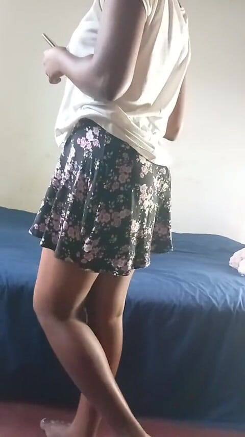 Yunny22: 部屋が燃え上がる:この激しい土曜夜のセッションで限界までやりました
